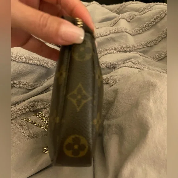 Louis Vuitton Monogram Canvas Crossbody Bag in Brown - Picture 9 of 9